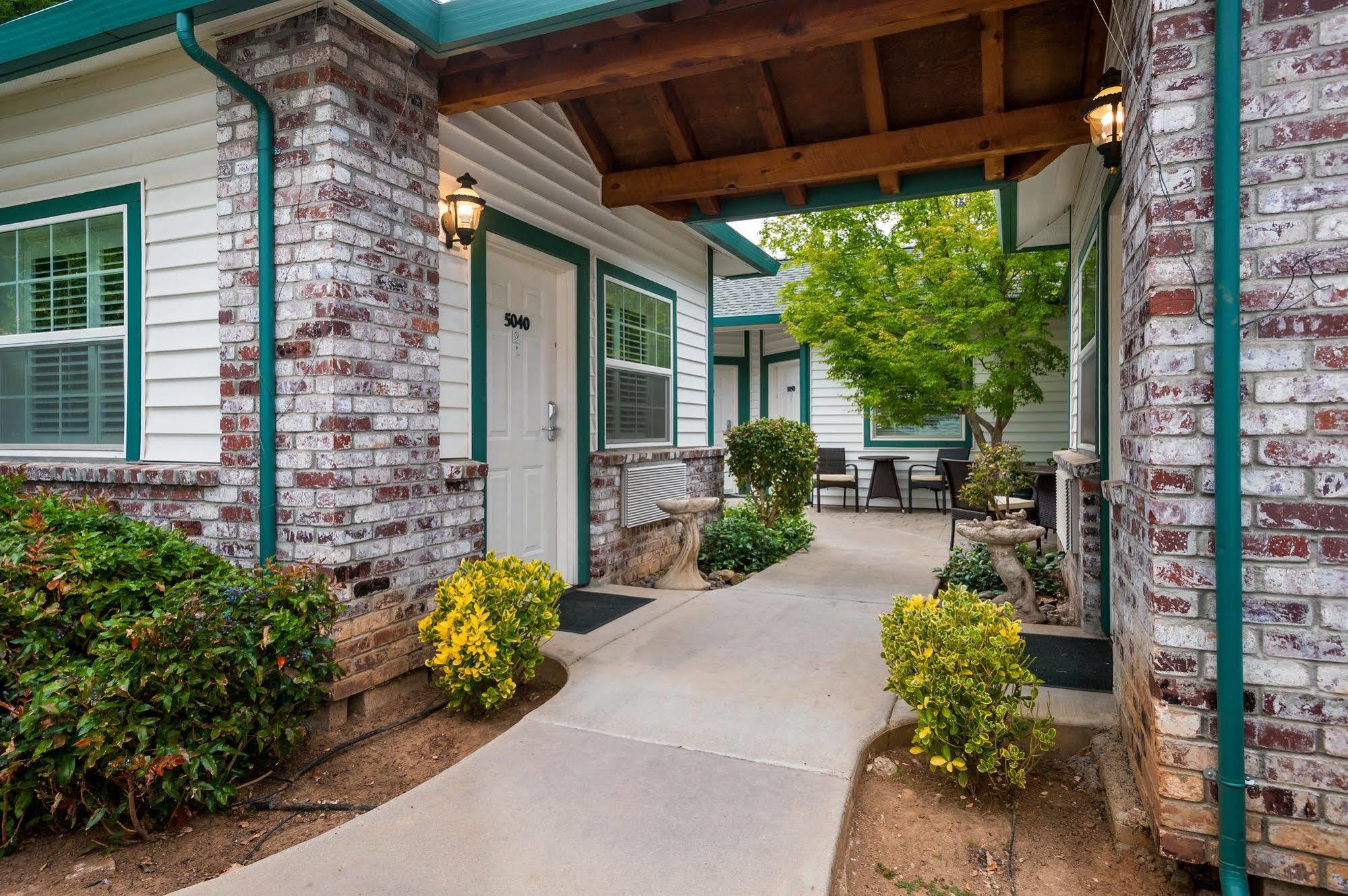 Grass Valley Courtyard Suites Luaran gambar