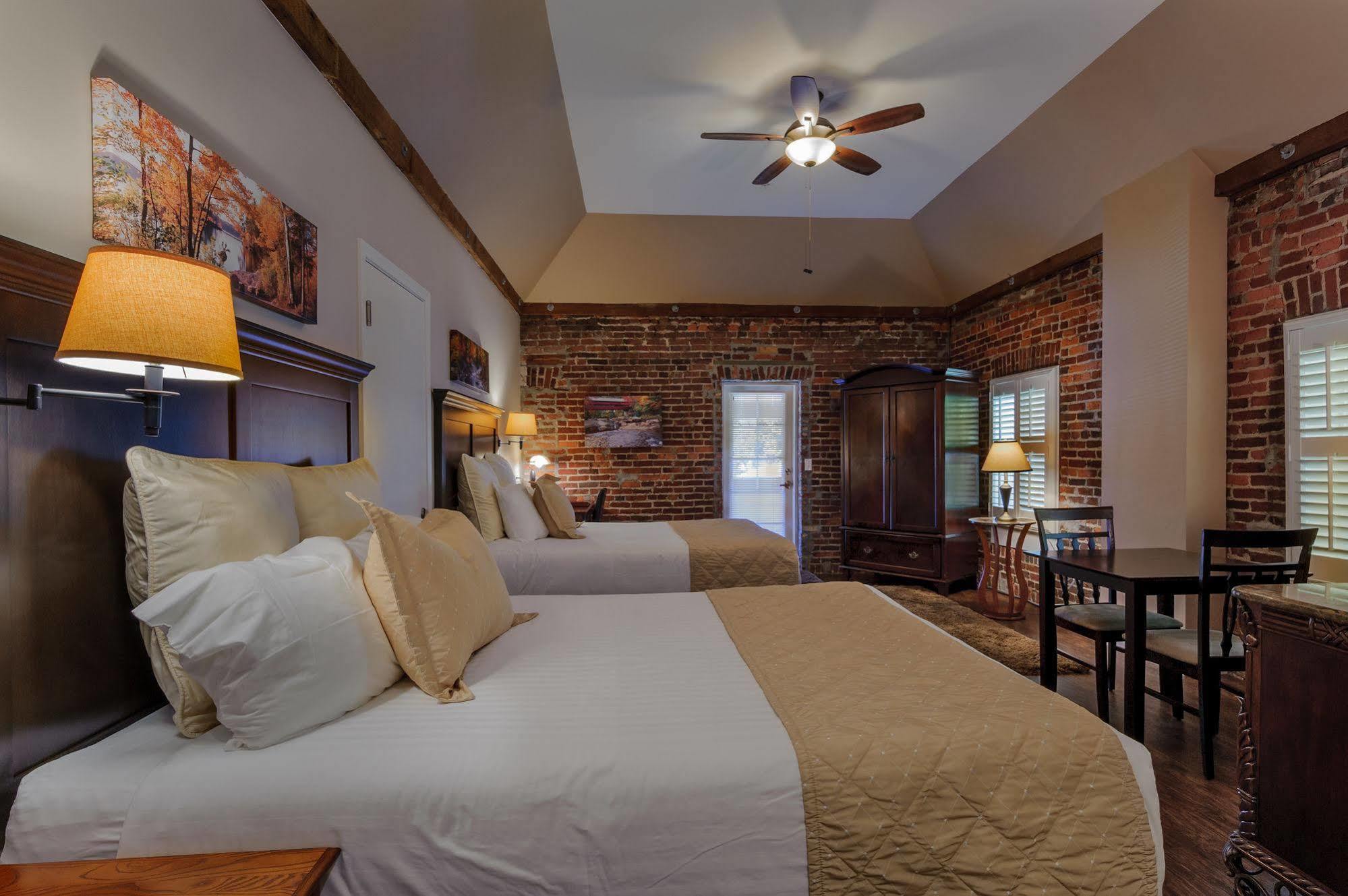 Grass Valley Courtyard Suites Luaran gambar